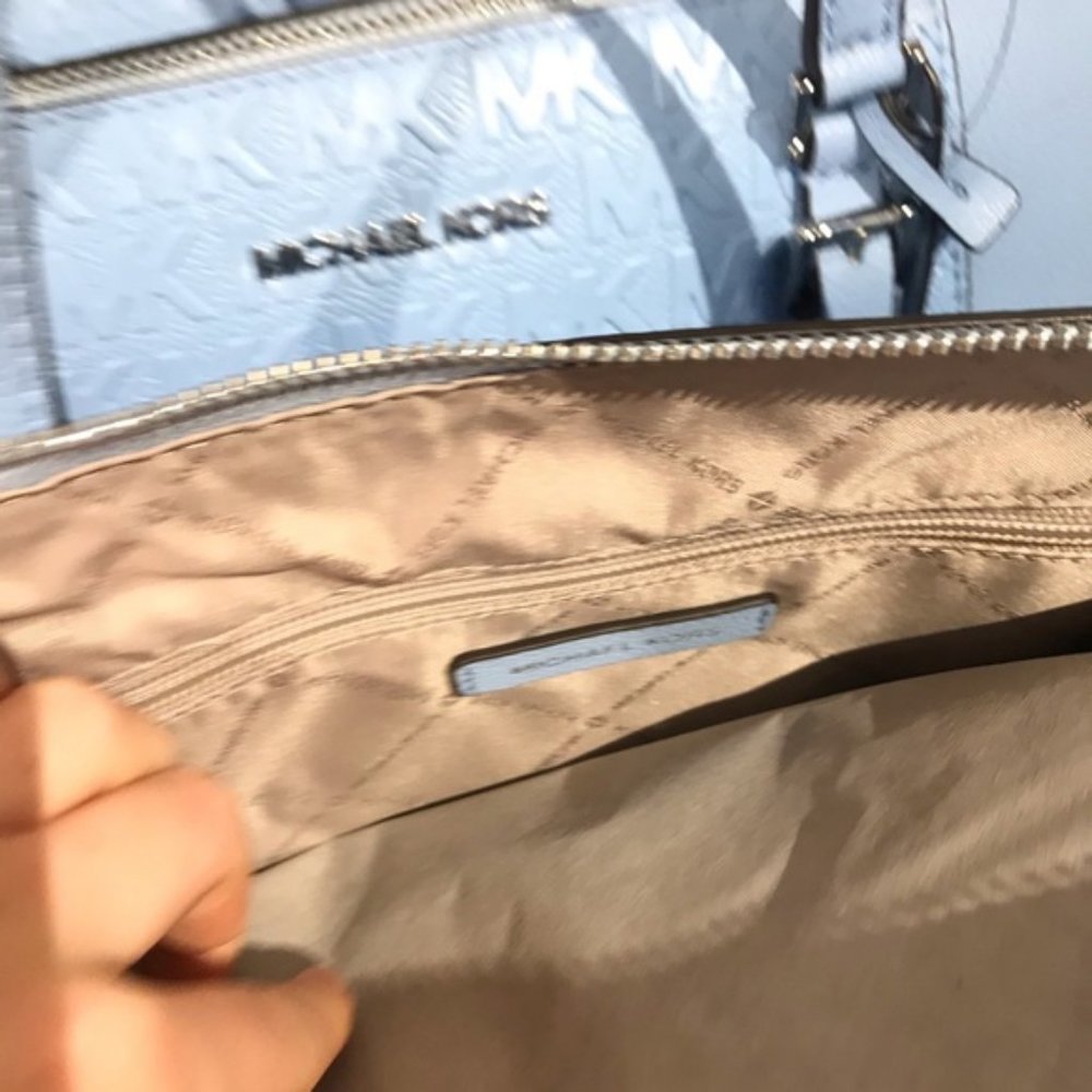 MK CHARLOTTE LG TOP ZIP TOTE Aluminum - Picture 6 of 6